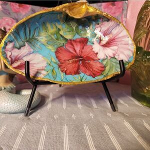 DECOUPAGE CLAM FLORAL SHELL 